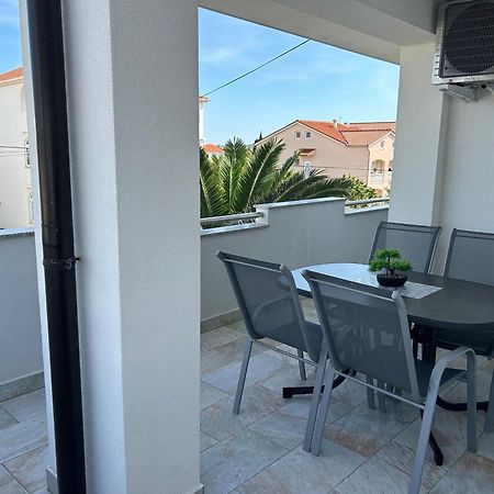 Apartmani Lovrencic Vrsi Bagian luar foto