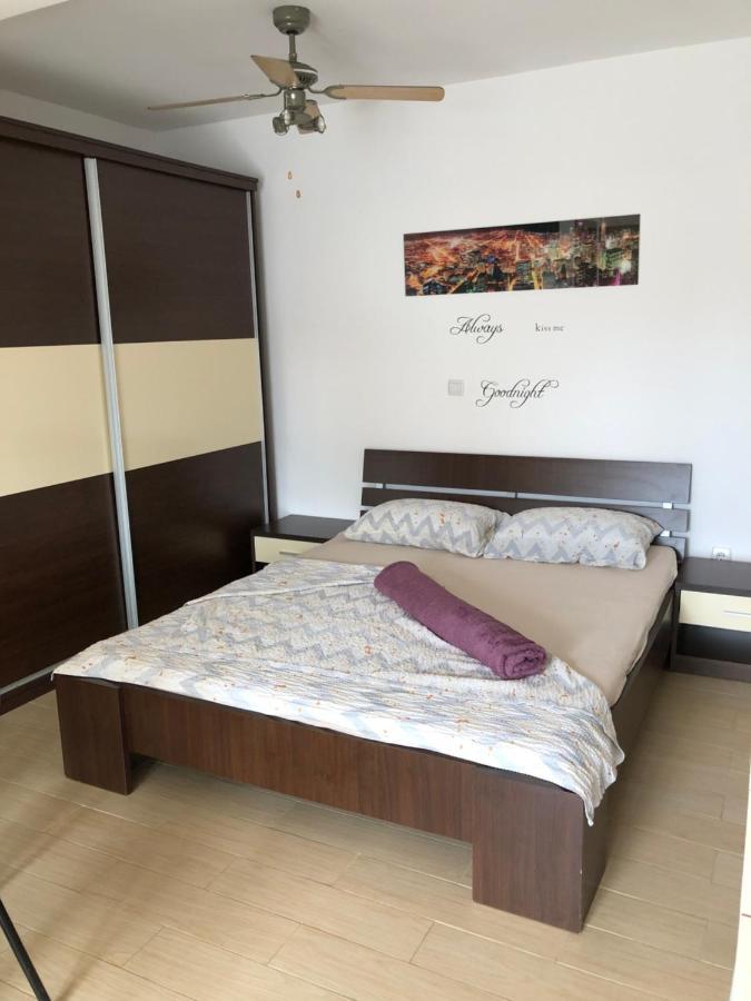 Apartmani Lovrencic Vrsi Bagian luar foto