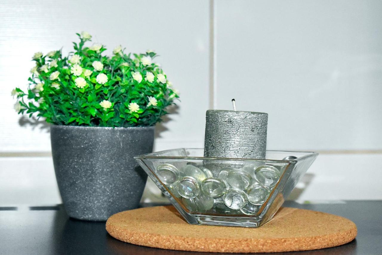 Apartmani Lovrencic Vrsi Bagian luar foto