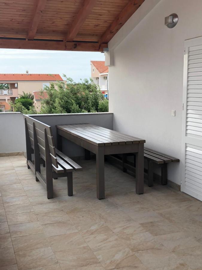 Apartmani Lovrencic Vrsi Bagian luar foto