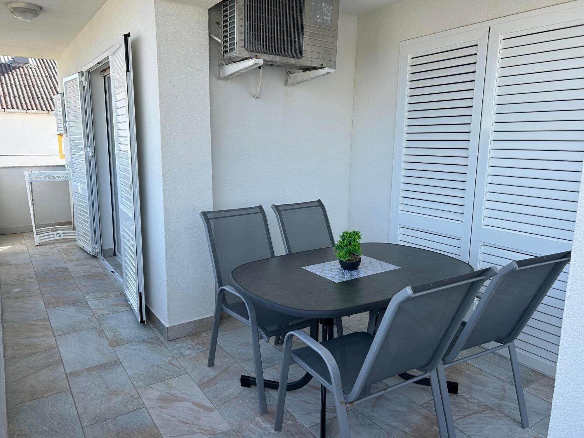 Apartmani Lovrencic Vrsi Bagian luar foto