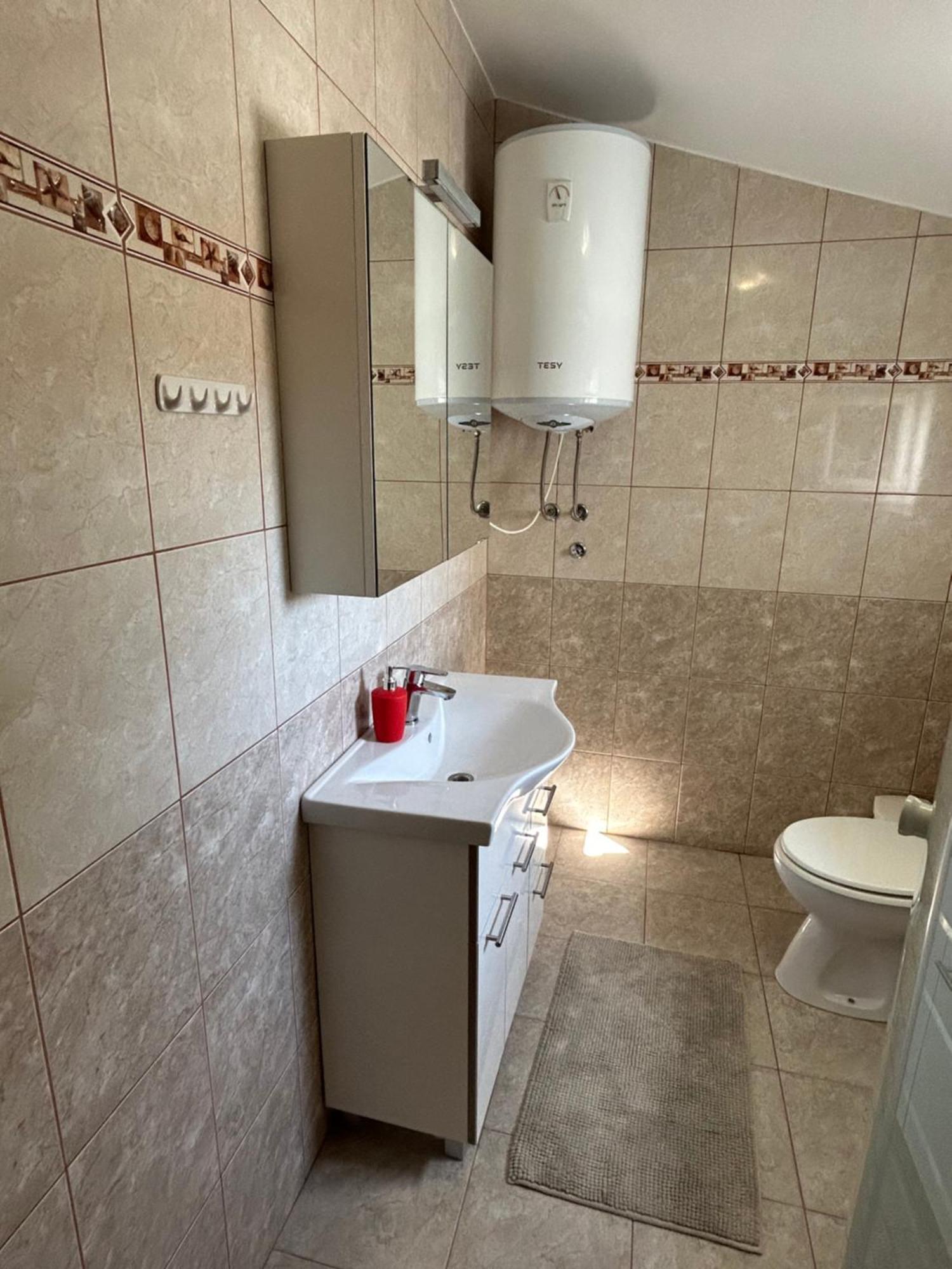 Apartmani Lovrencic Vrsi Bagian luar foto