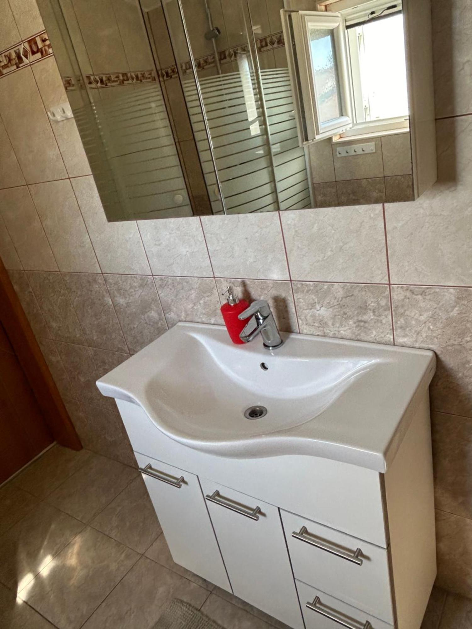 Apartmani Lovrencic Vrsi Bagian luar foto